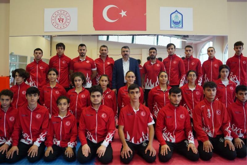 Bursa Yıldırım Belediyesi sporcularını, Kyokushın Karate Şampiyonası