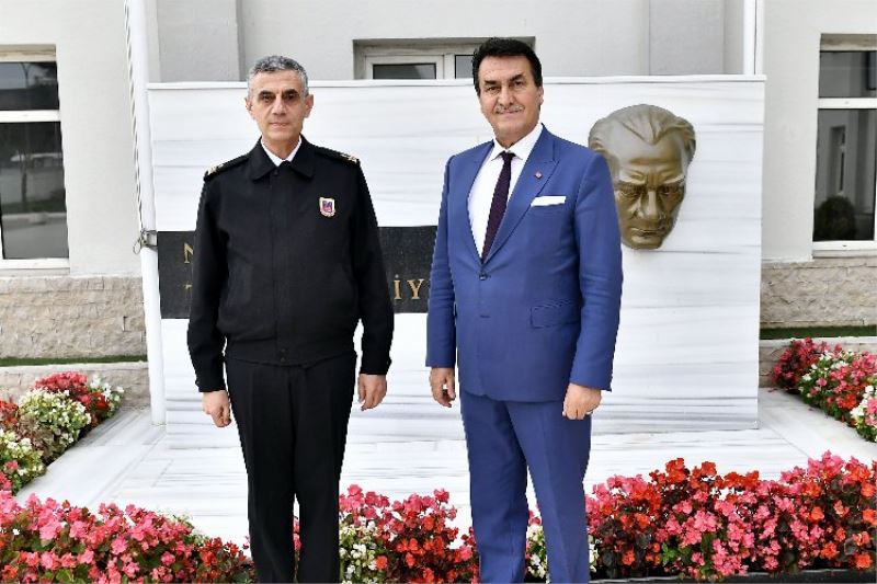 Bursa Osmangazi Belediye Başkanı Dündar, Tuğgeneral Yalçınkaya