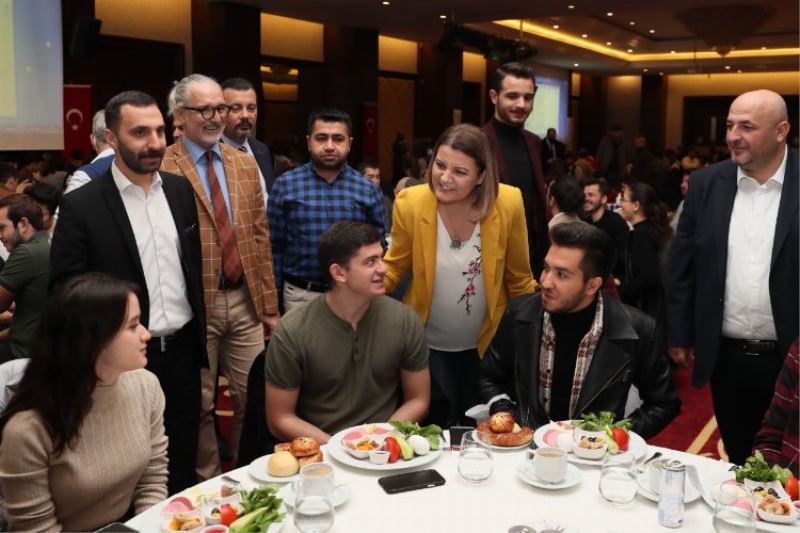 İzmit Belediye Başkanı, Kocaeli Üniversitesi öğrencileriyle buluştu