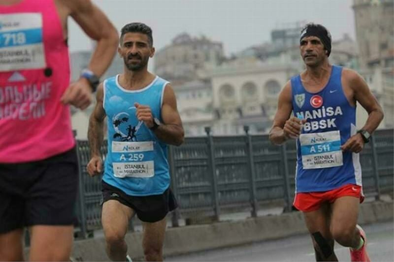 Manisalı atlet Ahmet Bayram, N Kolay Maratonunda kürsüde yerini aldı 