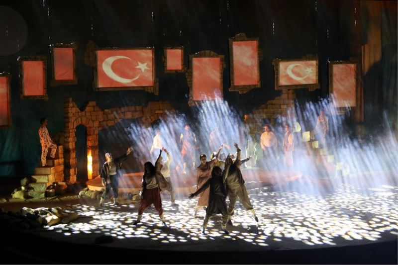 Gaziantep Savunması tiyatro sahnesinde 