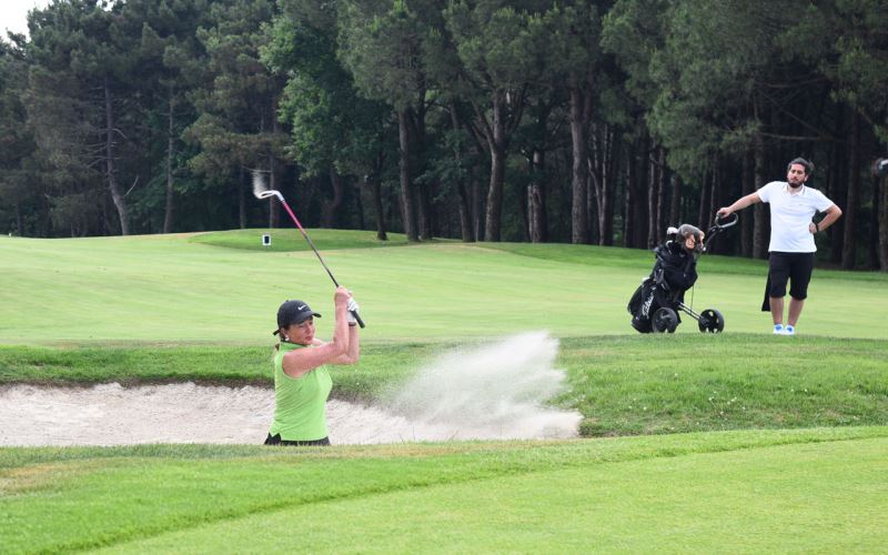 Golf tutkunları eğlenceli anlar yaşadı