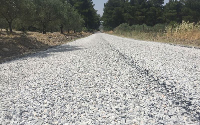 Manisa Akhisar’da yol çalışmalarına devam