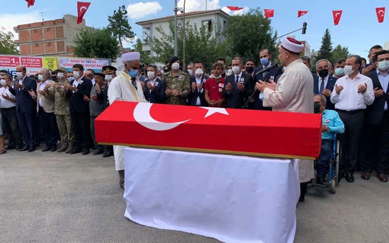 Adıyaman şehidini son yolculuğuna uğurladı