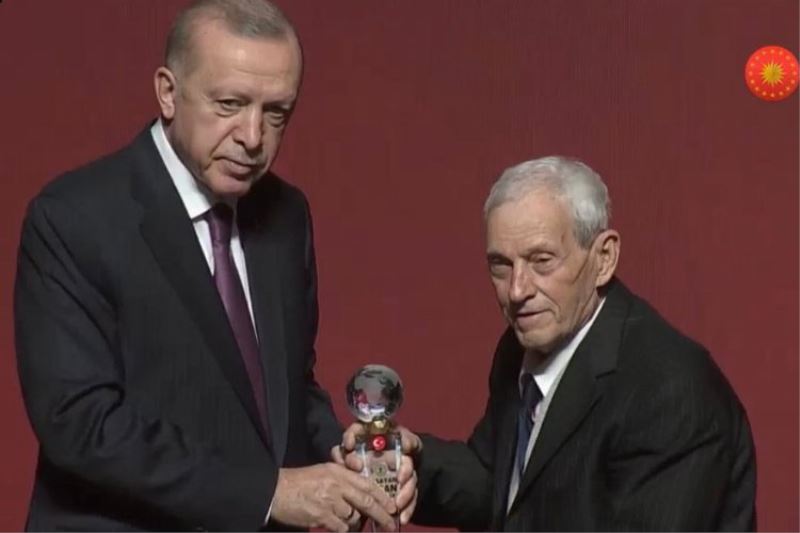 Bergamalı İsmail Araç’a Cumhurbaşkanı Erdoğan’dan ödül