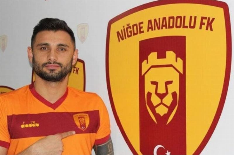 Tecrübeli stoper Niğde Anadolu FK