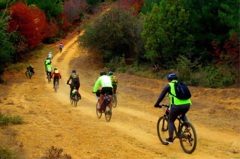 SARDOS üyeleri Korudağ’a pedal çevirdi