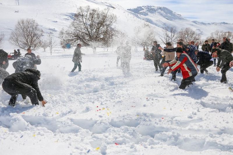 Kayseri Yahyalı Belediyesi personeli  Kar Festivalinde buluştu 