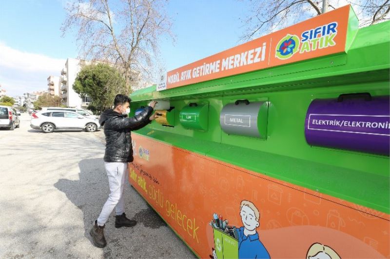 İzmir Gaziemir Mobil Atık Getirme Merkezleriyle atıklar dönüşüyor