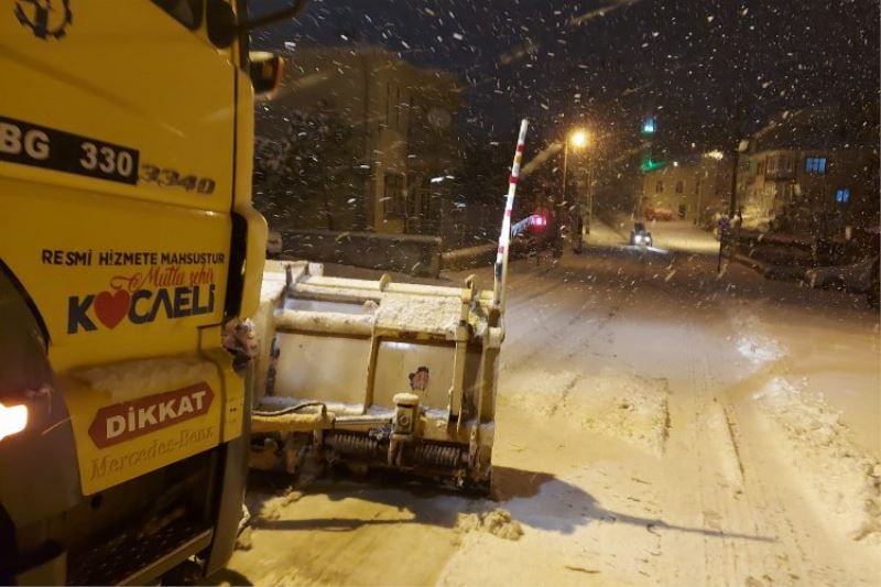 Kocaeli karla mücadele ekipleri canla başla çalışıyor