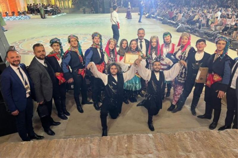 Bursa İnegöl Belediyesi Halk Dansları Topluluğu Özbekistan’da 3. oldu