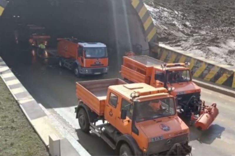 Heyelandan kapanan Bolu Dağı Tüneli yeniden ulaşıma açılıyor