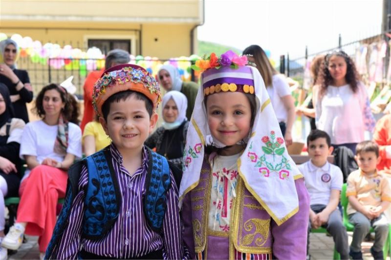 Bursa Yıldırım Belediyesi kreşinde özel anneler günü etkinliği 