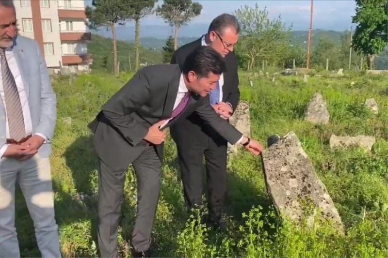 CHP’li Ahmet Kaya, Kimsesiz Trabzonlular Mezarlığını ziyaret etti 