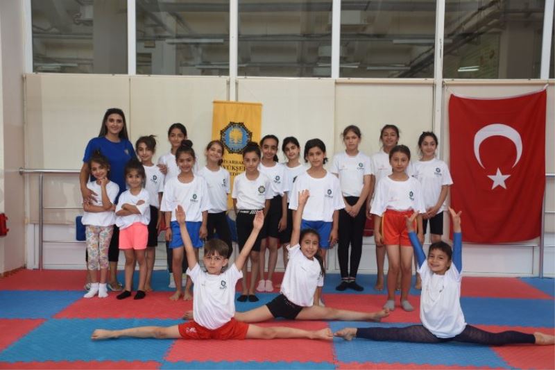 Diyarbakırlı minik cimnastikçiler milli sporcu olmak için çalışıyor