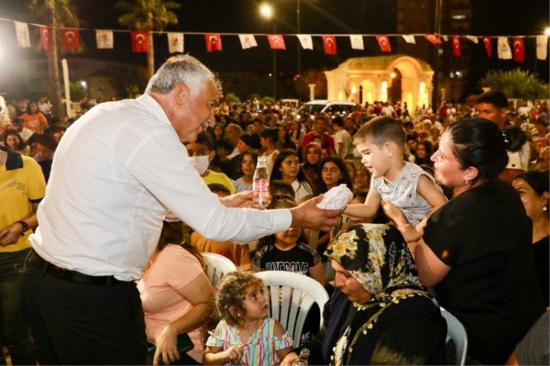 Kozan halkı Zeydan Karalar’ı bağrına bastı