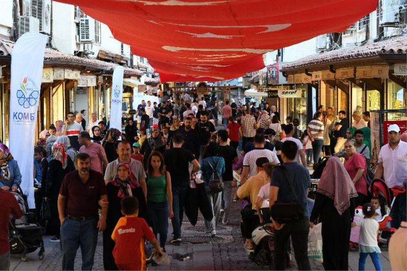 “Tarihi Bedesten Alışveriş Günleri” on binlerce misafiri ağırladı