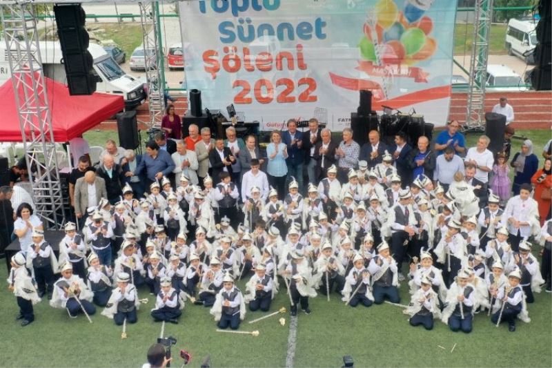 İzmit’te düğün havasında sünnet şöleni yaşandı