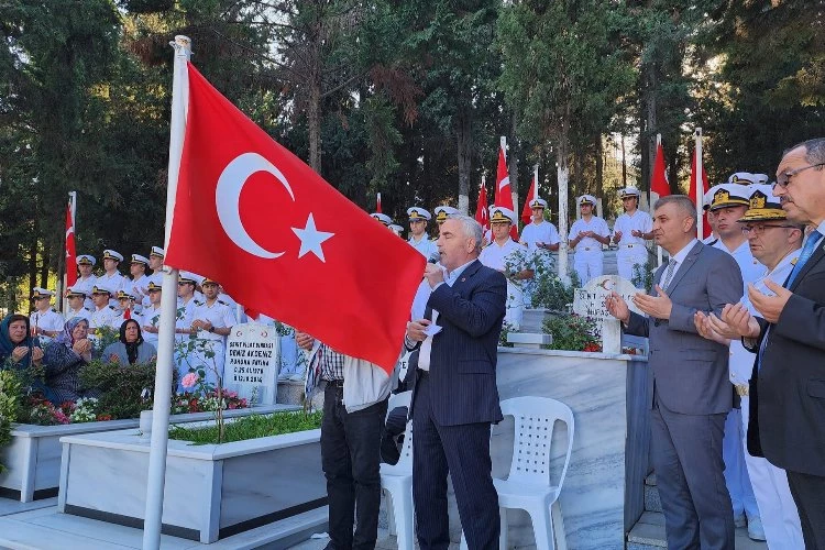 Gölcüklü kahraman şehitler dualarla anıldı