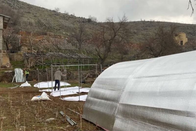 İzmit afetzedelerin çadır ihtiyacını karşılamaya devam ediyor