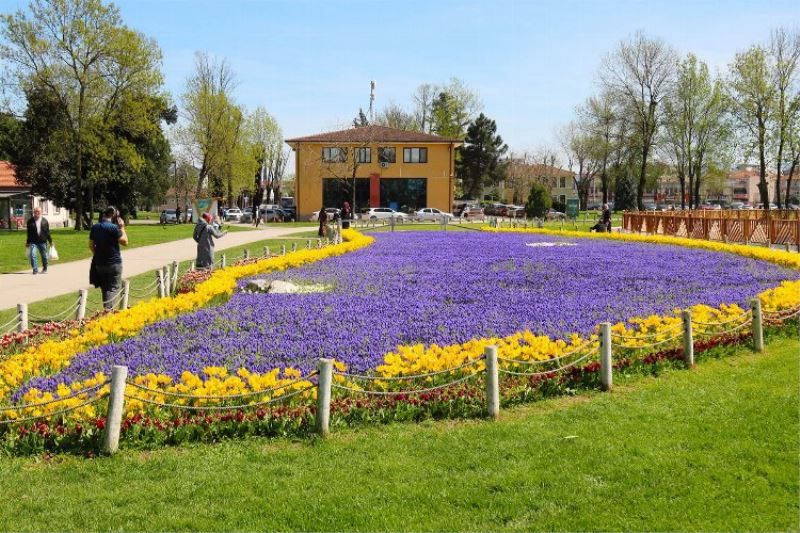 Sakarya rengarenk yüzüyle bayrama hazır