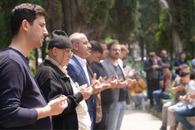 Şehit Başkan Cüneyt Yıldız özlemle anıldı