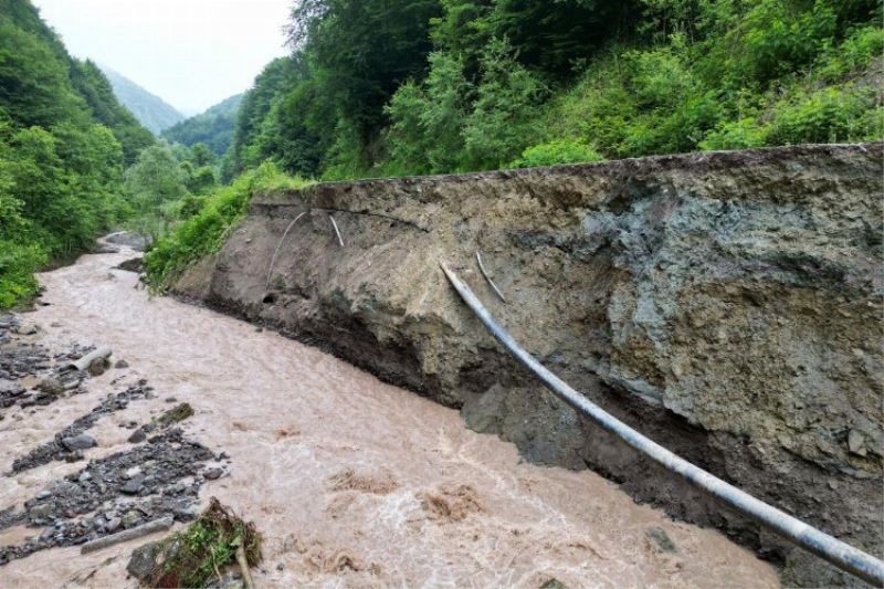 Sakarya yağışlarda hasar gören o yol için seferber oldu