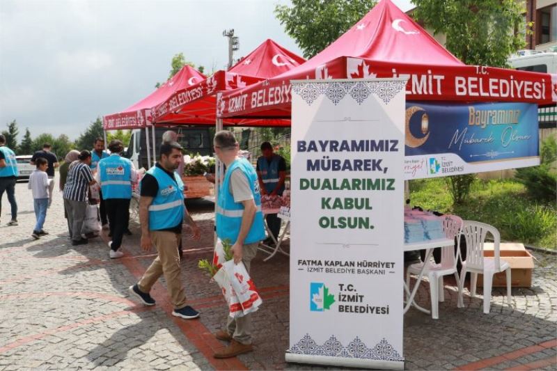 Belediye kabristanda vatandaşları yalnız bırakmadı