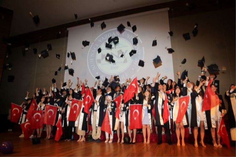 NNYÜ mezunları diplomalarına kavuştu