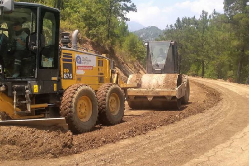 Alanya Beldibi yolunda asfalt hazırlığı sürüyor