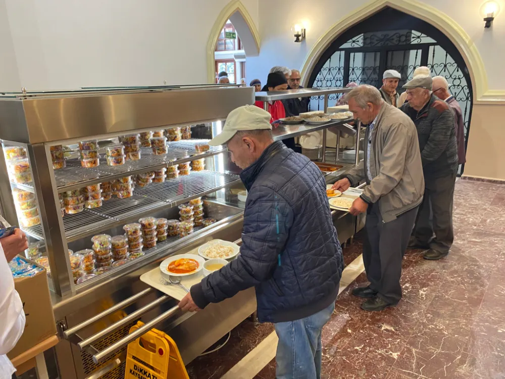 Eskişehir kent lokantasında askıda yemek uygulamasına yoğun ilgi!