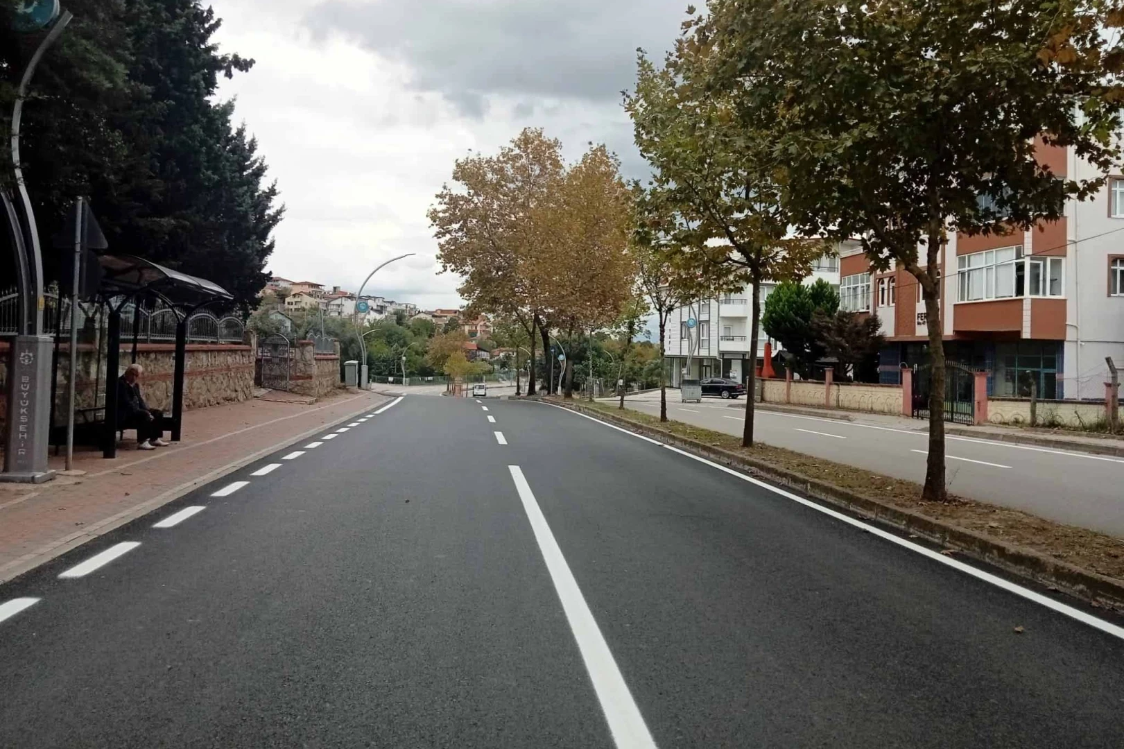 Derince Ertuğrul Gazi Caddesi’nde yol çizgileri çizildi