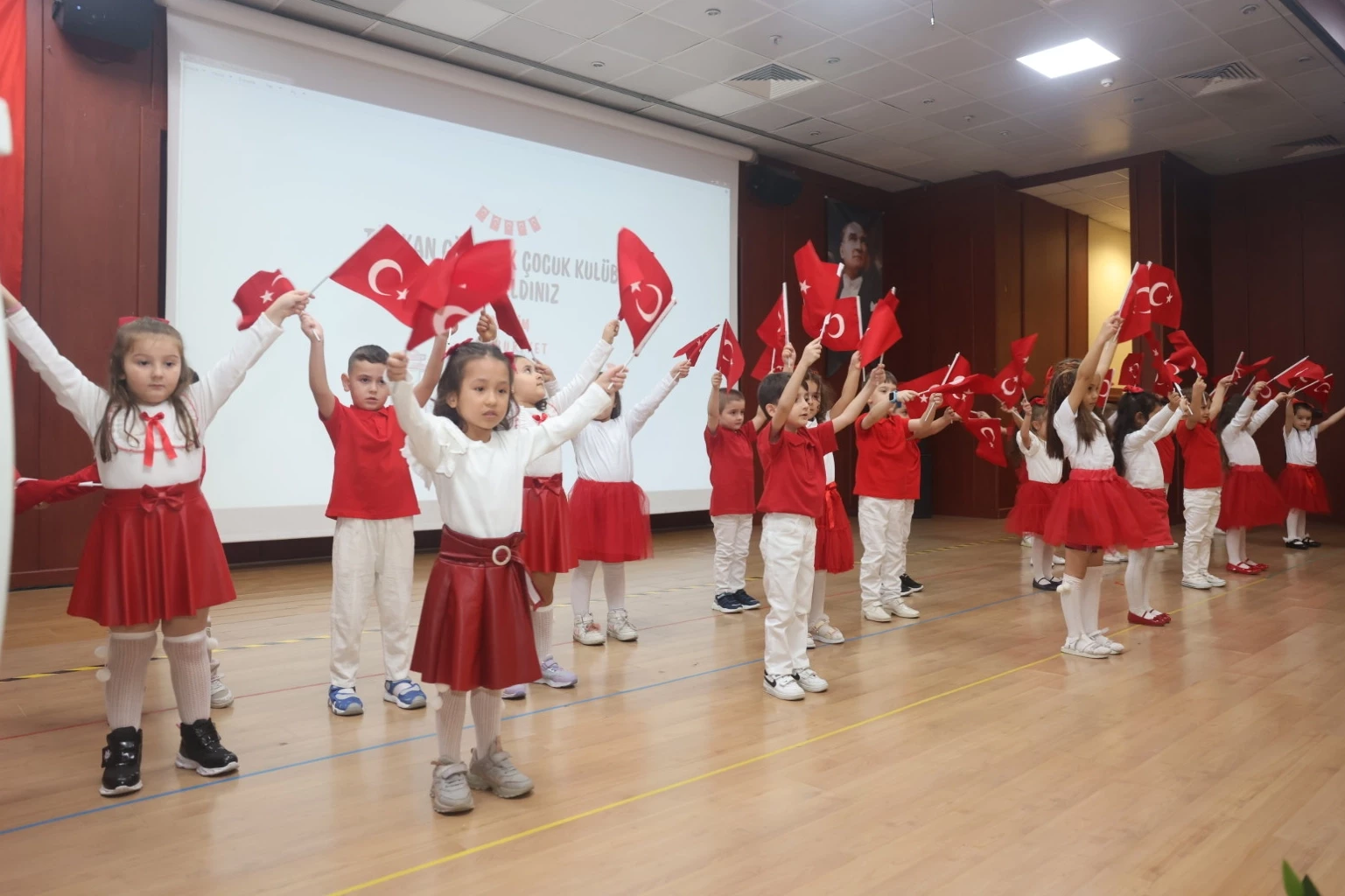 Çayırova Çocuk Kulüpleri’nde Cumhuriyet coşkusu