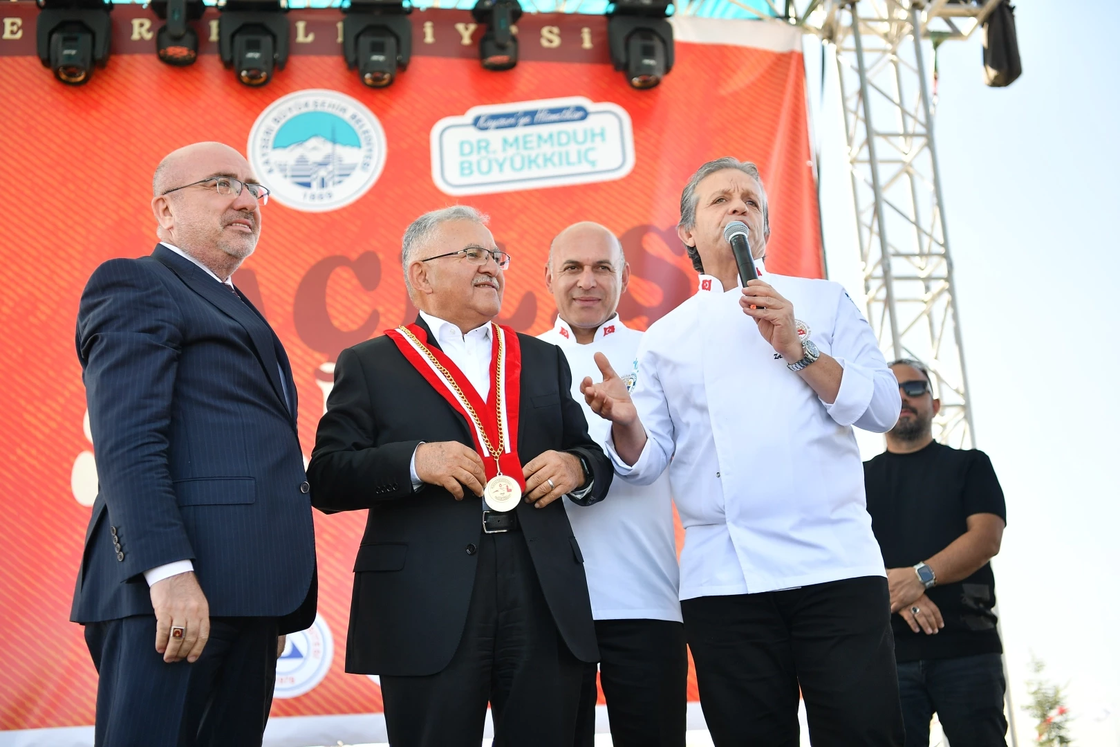 Başkan Büyükkılıç’a, Gastronomi Günleri’nde “duayen” ödülü