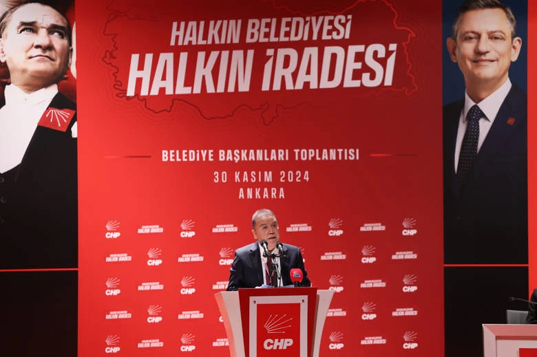 Başkan Böcek CHP’li Belediye Başkanları Çalıştayı’na katıldı