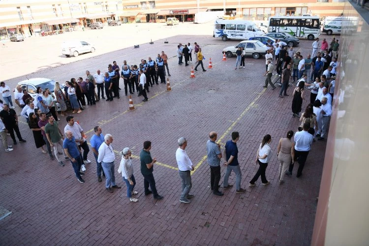 Başkan Özcan, belediye personeli ile bayramlaştı