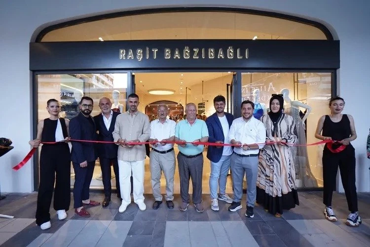 Ünlü modacı Bursa’da mağaza açtı