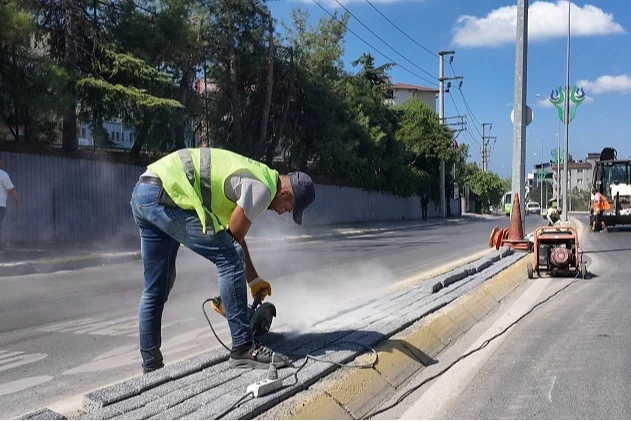 Çayırova’da parklar revize ediliyor