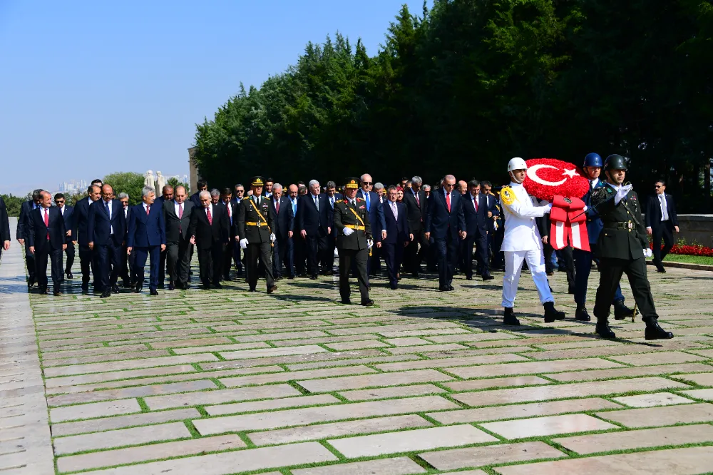 İYİ Parti Genel Başkanı Dervişoğlu, Anıtkabir