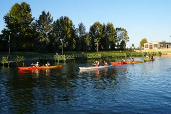 DENİZİ OLMAYAN ŞEHİRDE DENİZ KANOSU KEYFİ BAŞLADI