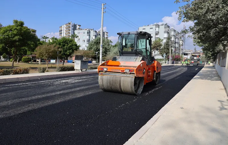 AKBELEN MAHALLESİ’NDE SICAK ASFALT ÇALIŞMASI TAMAMLANDI