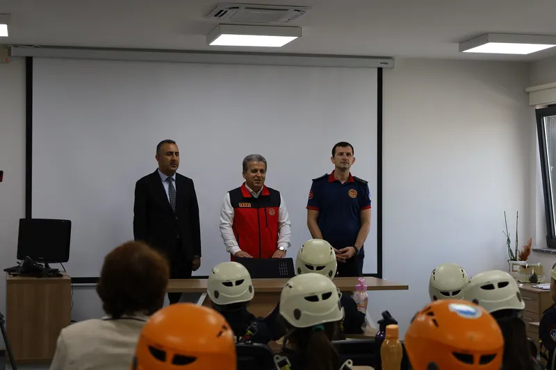 Büyükşehir itfaiyesinden miniklere afet bilinci
