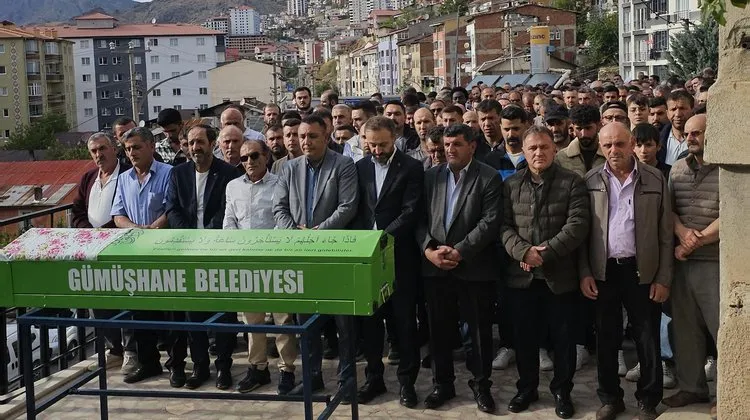 BAŞKANIMIZ, İLİMİZ KURTOĞLU KÖYÜ SAKİNLERİNDEN SELFİNAZ TOPUZ’U EBEDİYETE UĞURLADI