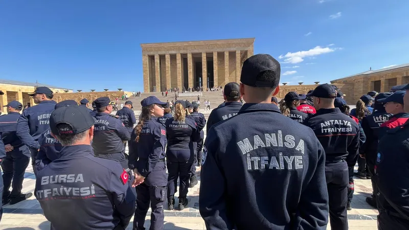 Manisa İtfaiyesinden Haftaya Yakışır Kutlama:
