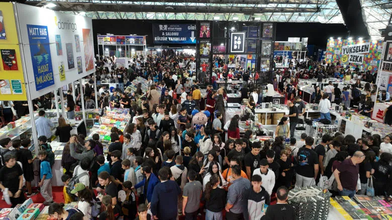 Antalya Kitap Fuarı 1 Milyon 103 Bin Ziyaretçiyle Rekor Kırdı