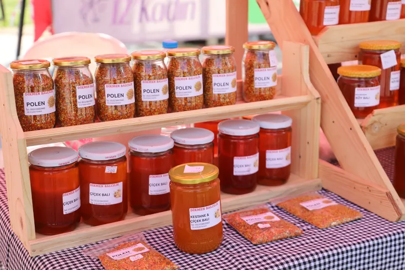 İzmit Bal Günleri başladı: Doğal ürünler Belediye Meydanı