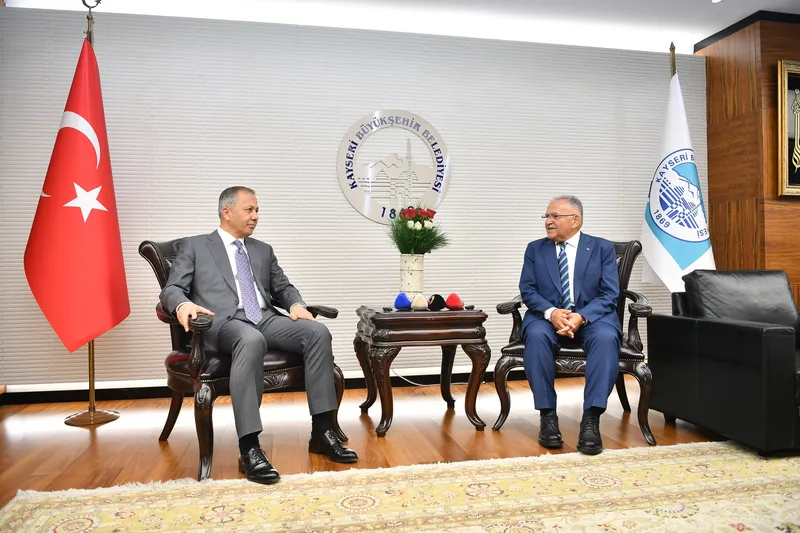 İçişleri Bakanı Yerlikaya’dan Başkan Büyükkılıç’a ‘Örnek Belediyecilik’ Övgüsü