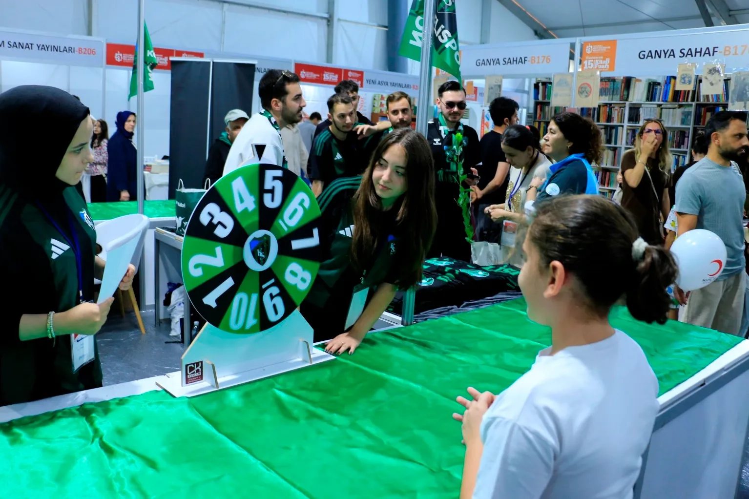 Kocaeli Kitap Fuarı’nda Yeşil-Siyah coşku​​​​​​​