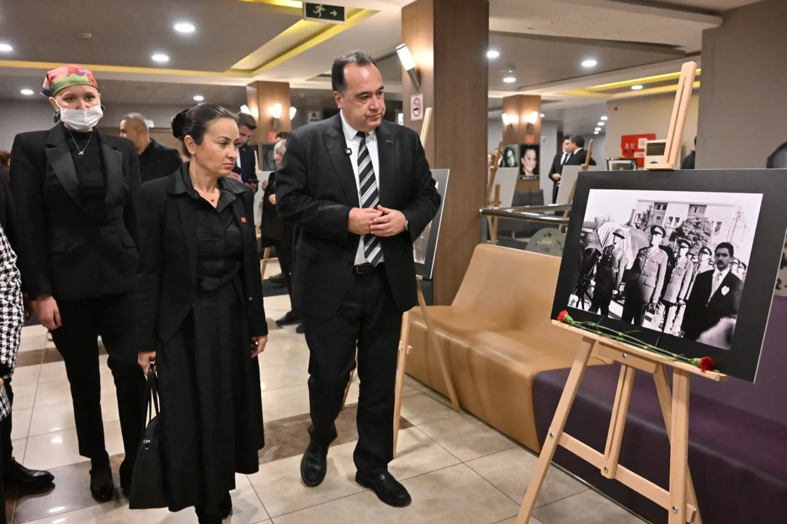 Manisa’da “Ata’nın Sanat Mirası” söyleşi ve fotoğraf sergisine yoğun ilgi