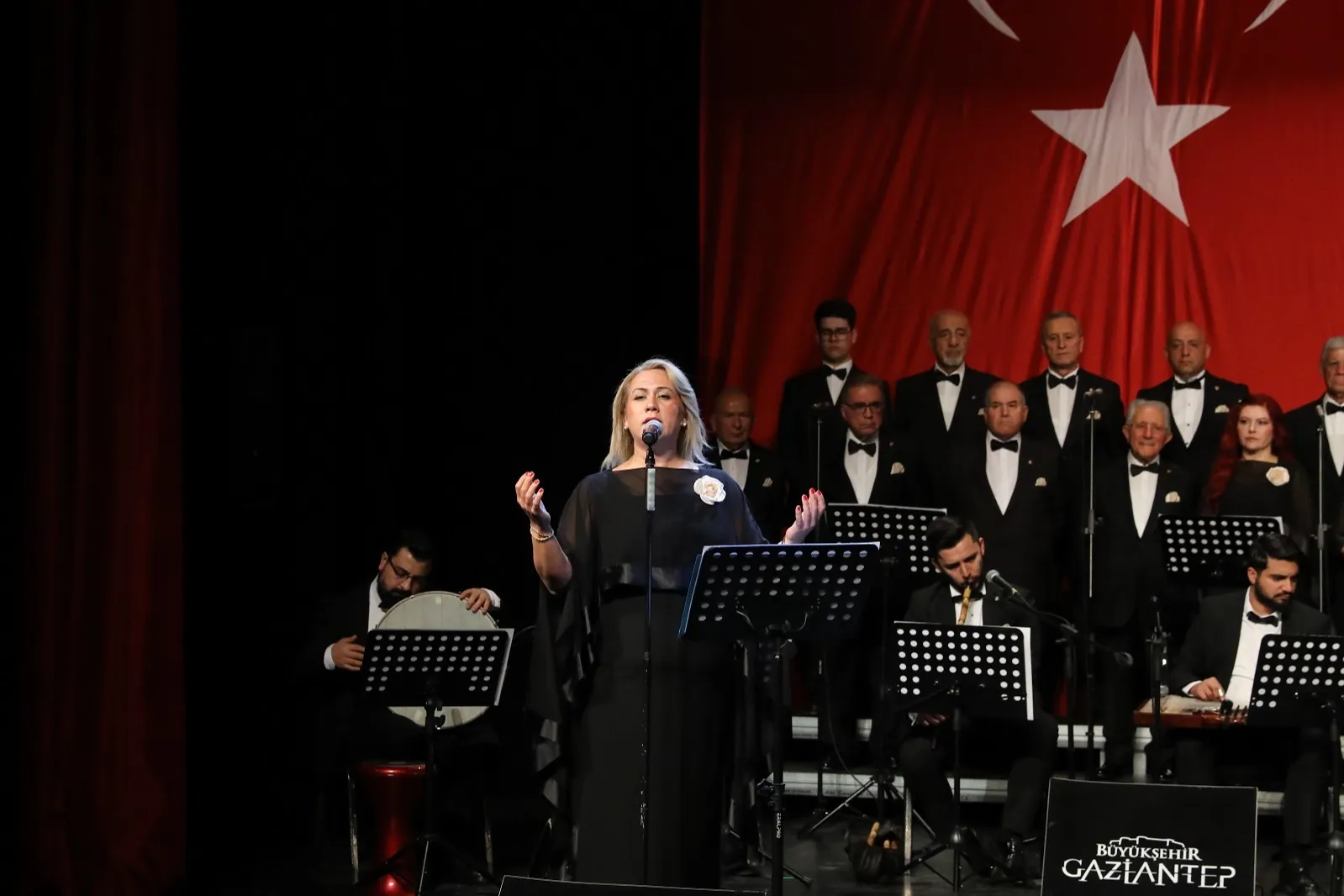 Gaziantep’te Atatürk, sevdiği şarkılarla anıldı